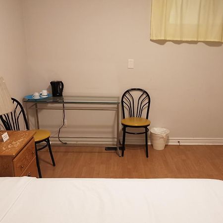 Appartement Cozy Private Rm Heart Of North York Free Parking Full Kitchen Close To Downtown à Toronto Extérieur photo