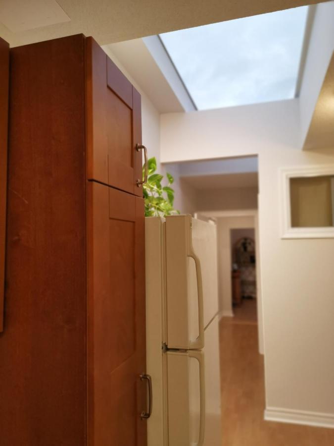 Appartement Cozy Private Rm Heart Of North York Free Parking Full Kitchen Close To Downtown à Toronto Extérieur photo